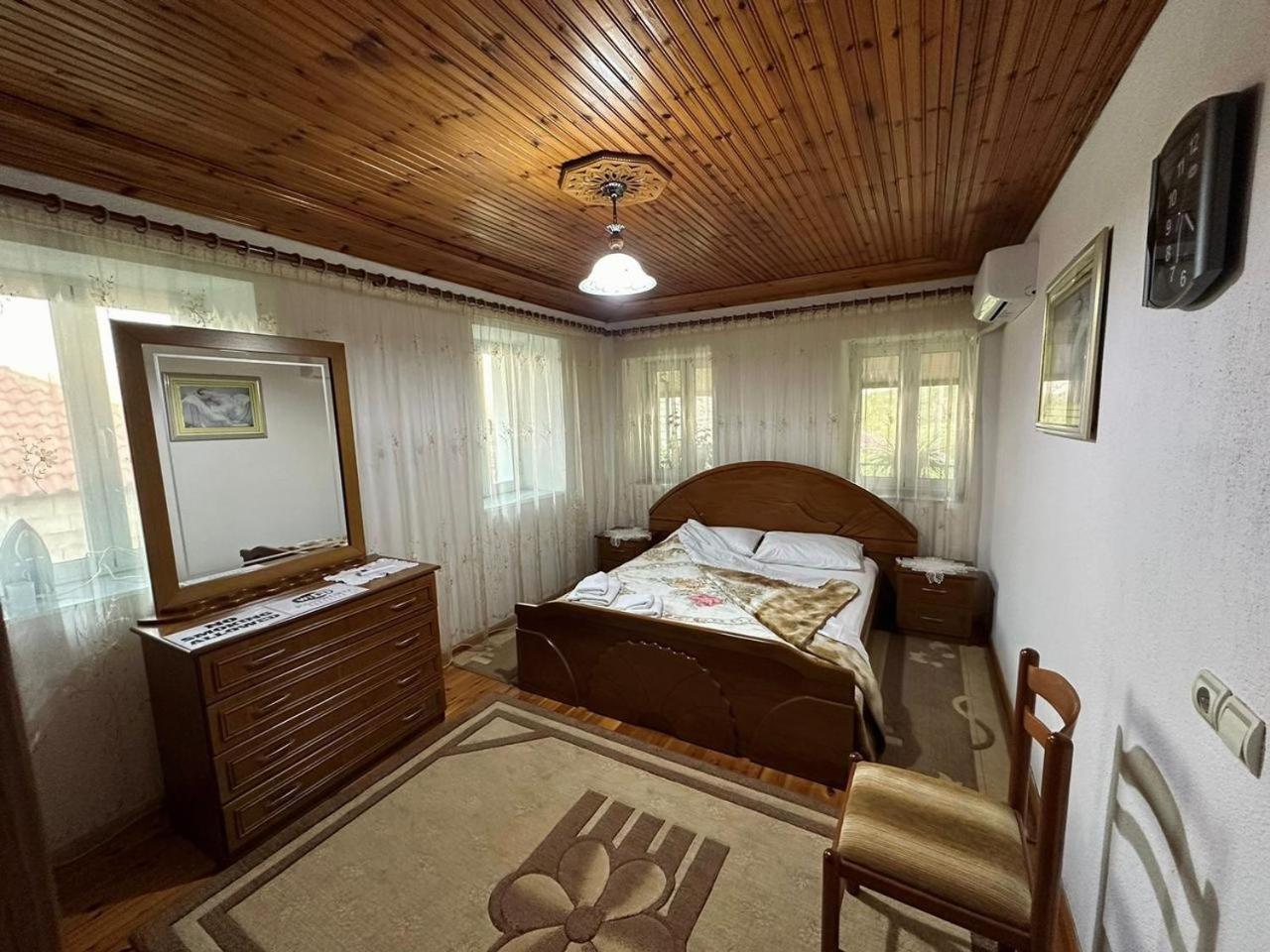 Geri Guesthouse Gjirokastër Exterior foto